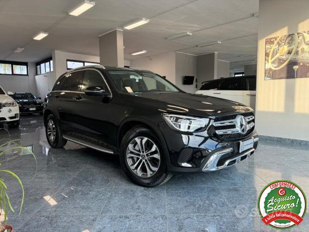 MERCEDES-BENZ GLC 200 d 4Matic Sport Pedane Fari