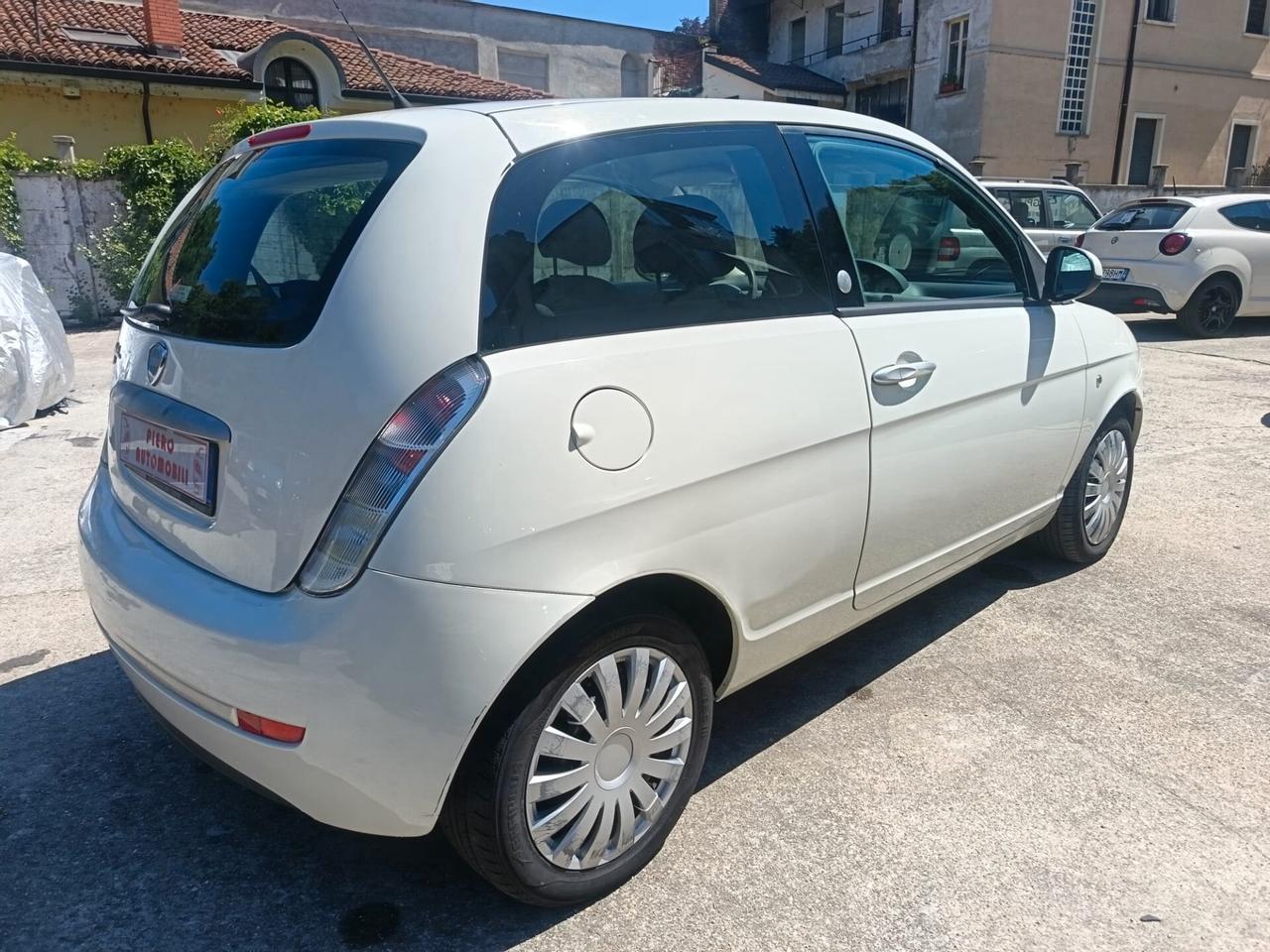 Lancia Ypsilon 1.4 Argento Ecochic GPL