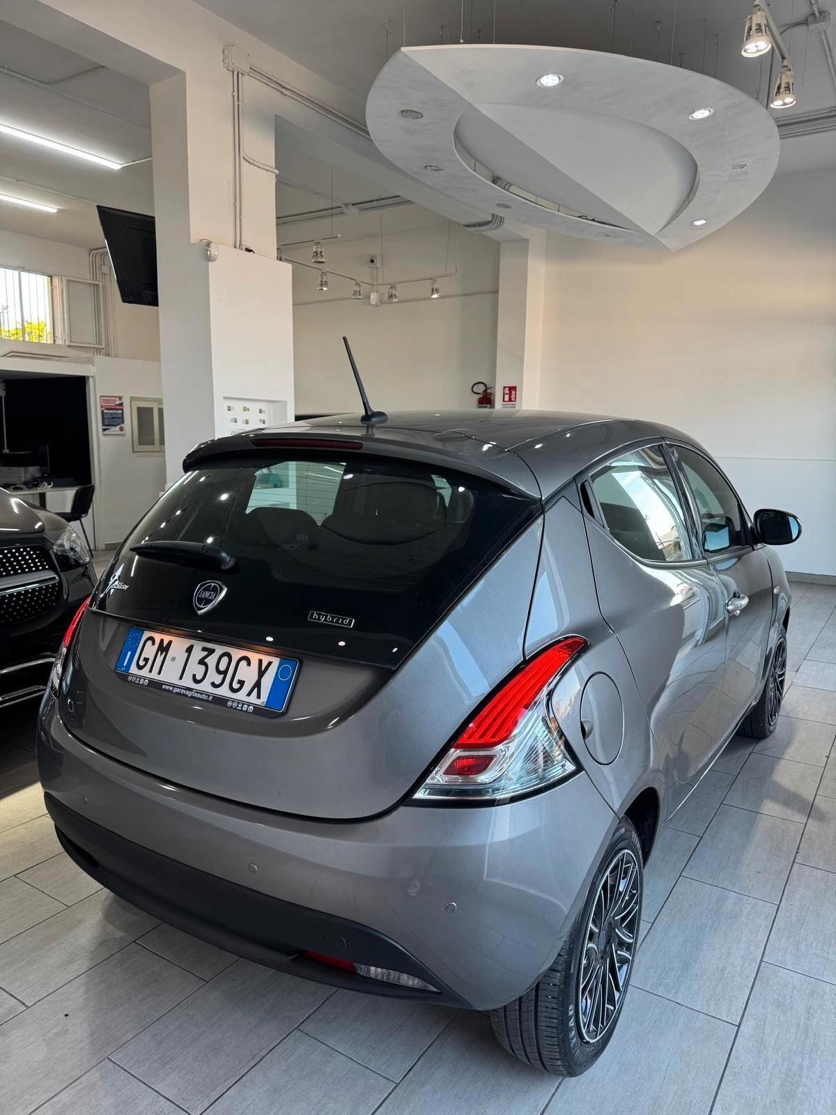 Lancia Ypsilon 1.0 FireFly 5 porte S&S Hybrid Gold