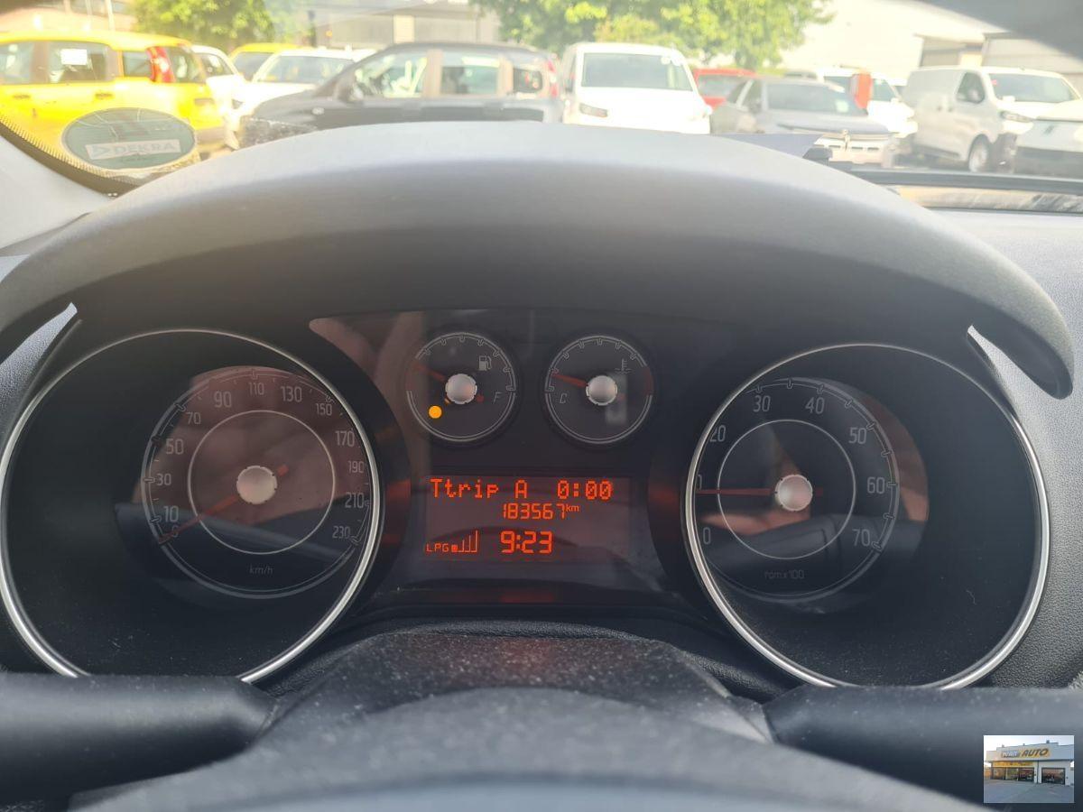 FIAT Punto 1.4 Benzina/GPL-Neopatentati-Anno 2013