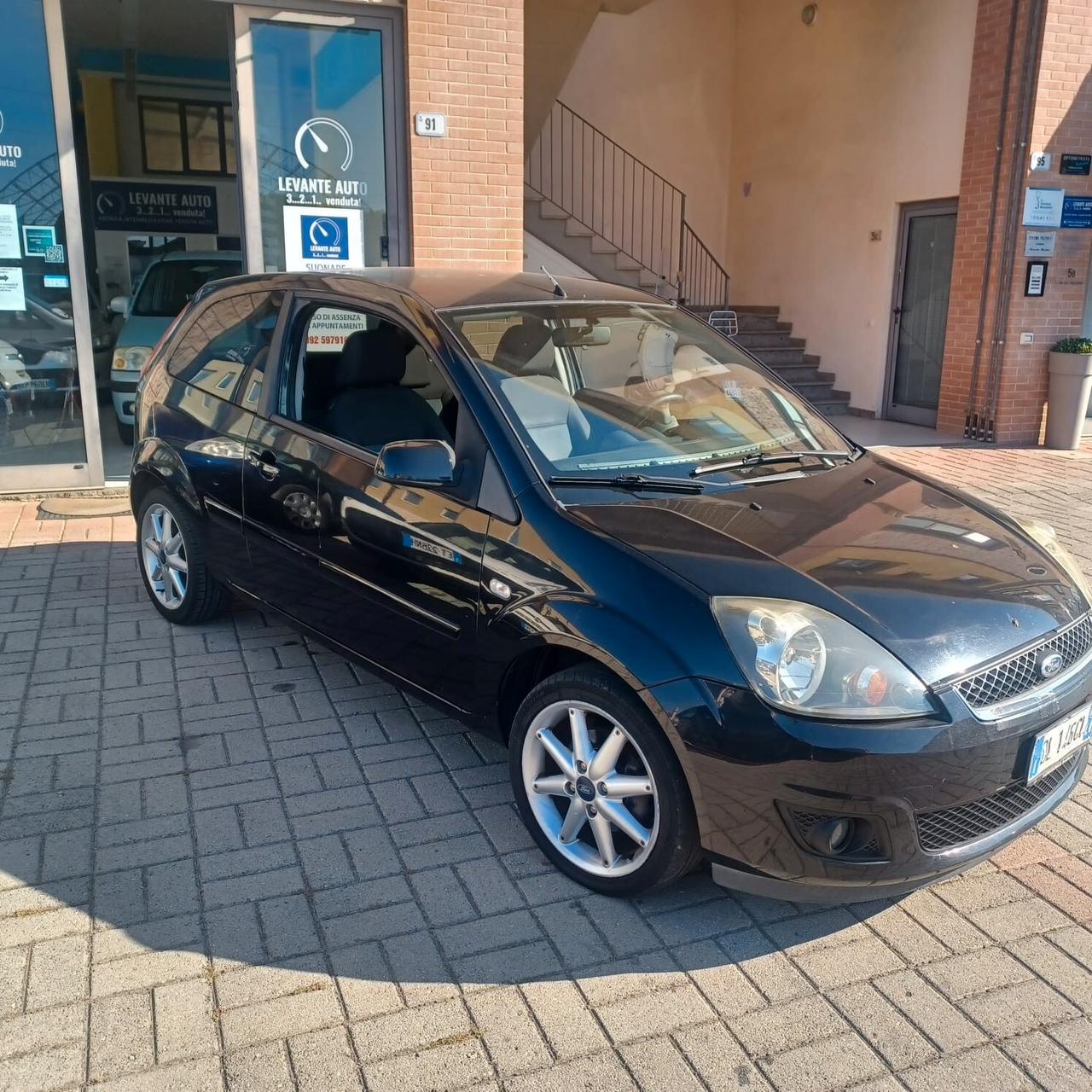 155.148 FIESTA 1.4 DCI NEOPATENTATI BEN CONSERVATA