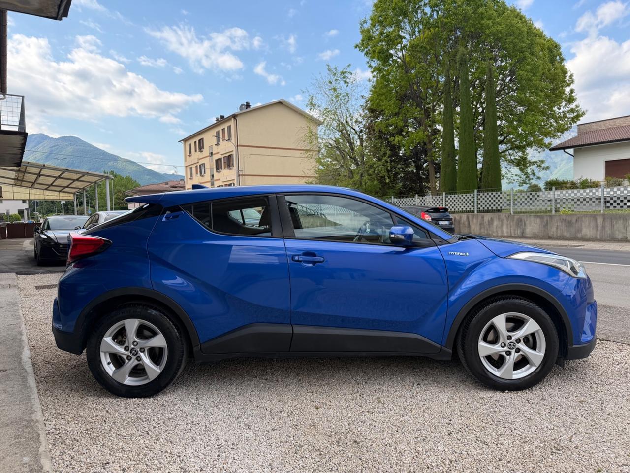 Toyota C-HR 1.8 Hybrid E-CVT Business OK Neopatentati