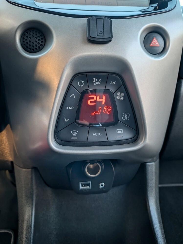 Toyota Aygo 1.0 5P X-PLAY EURO 6 OK NEOPATENTATI