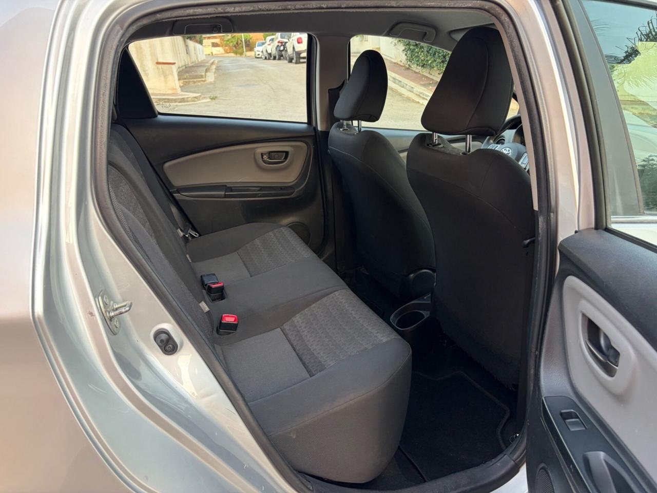 Toyota Yaris 1.0 benz ideale per neopatentati