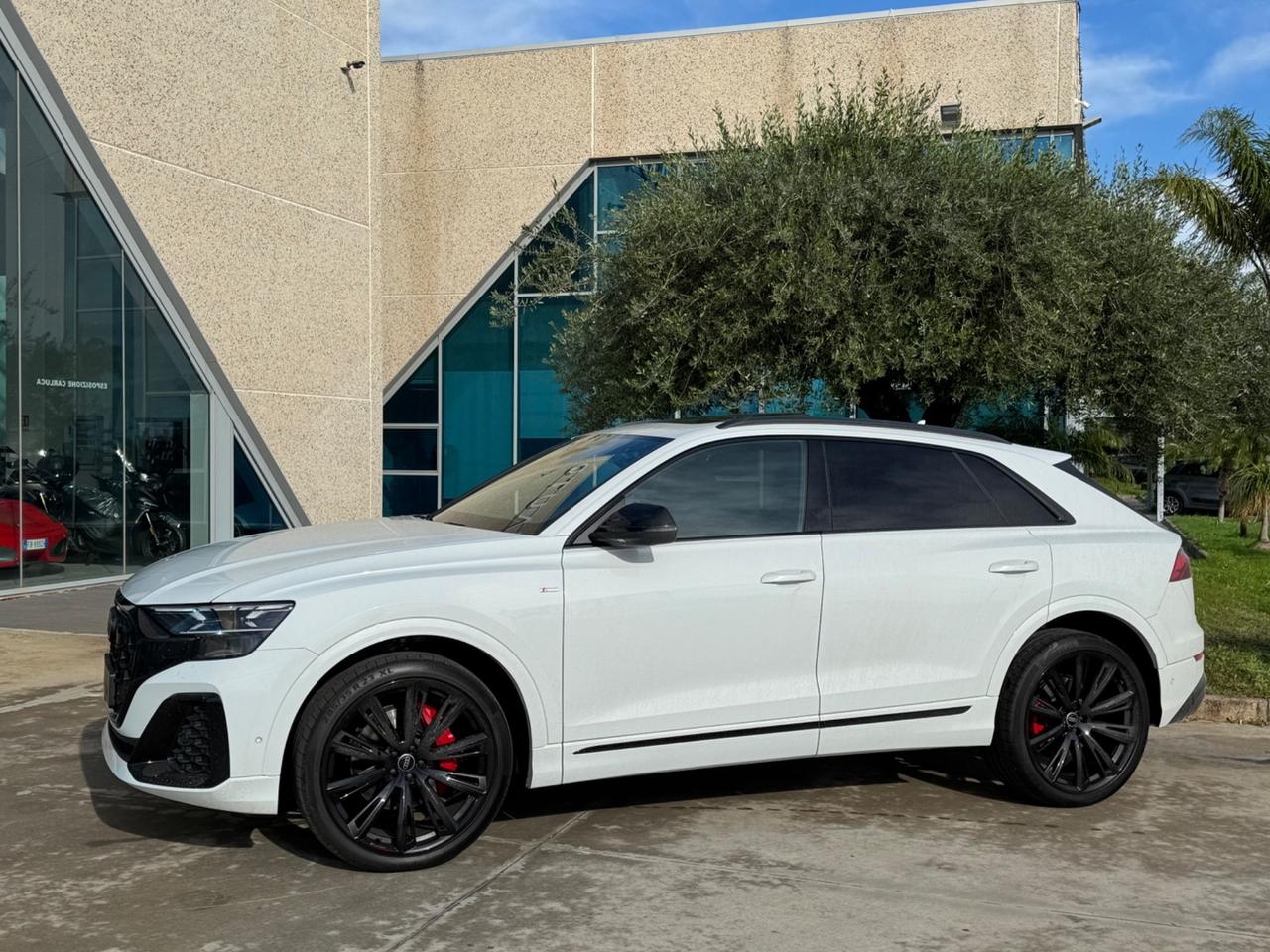 Audi Q8 Sline quattro possibilità noleggio no scoring