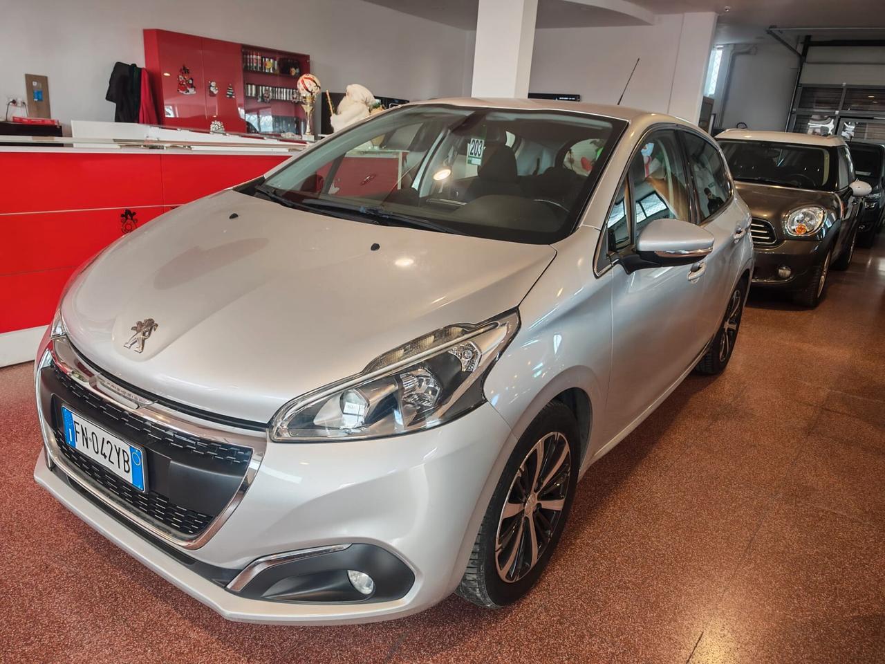 Peugeot 208 PureTech 82 5p. GPL Allure