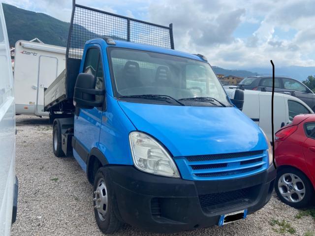 IVECO Daily 35 cassone ribaltabile trilaterale