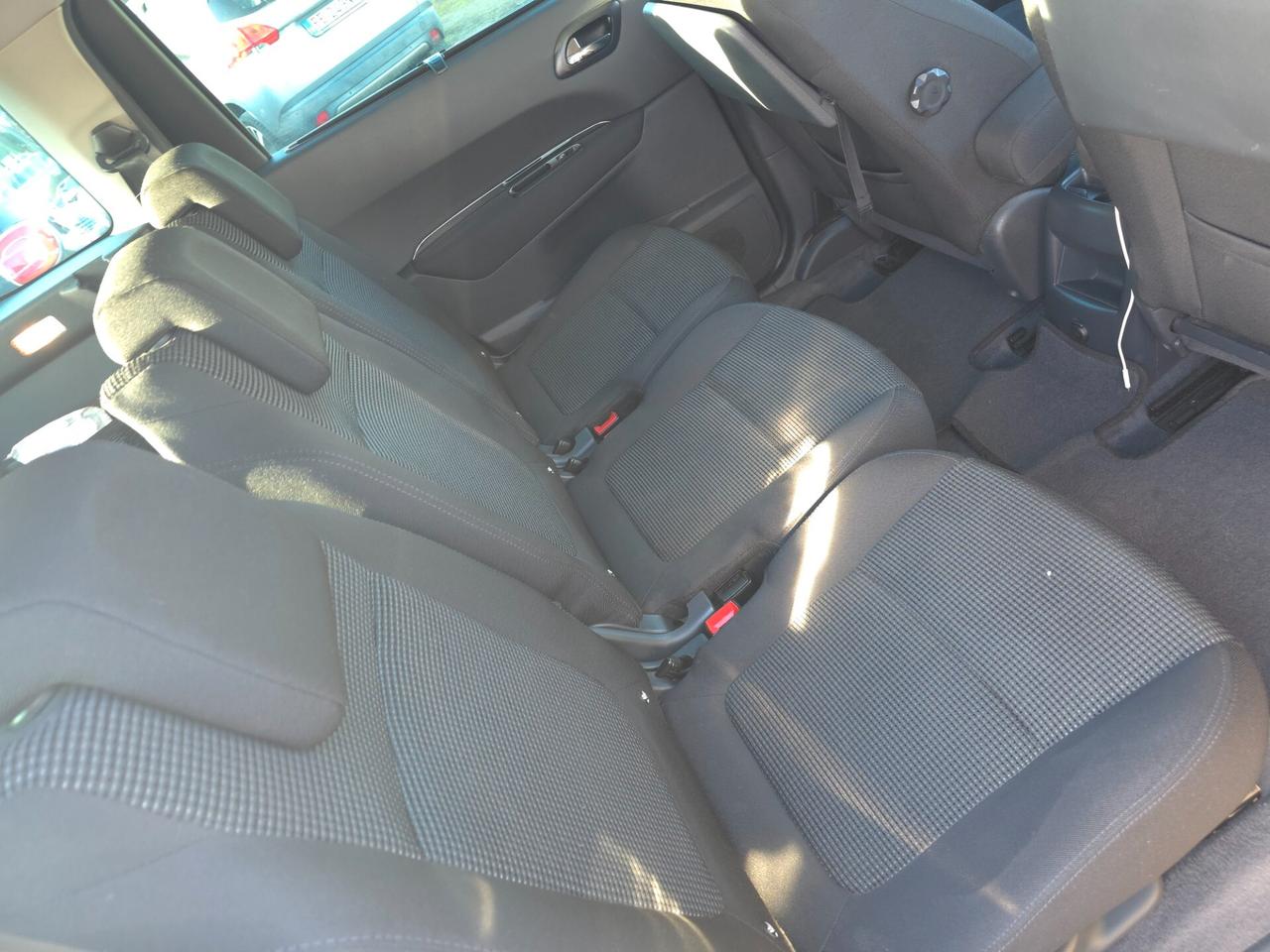 Peugeot 5008 1.6 HDi 112CV Active