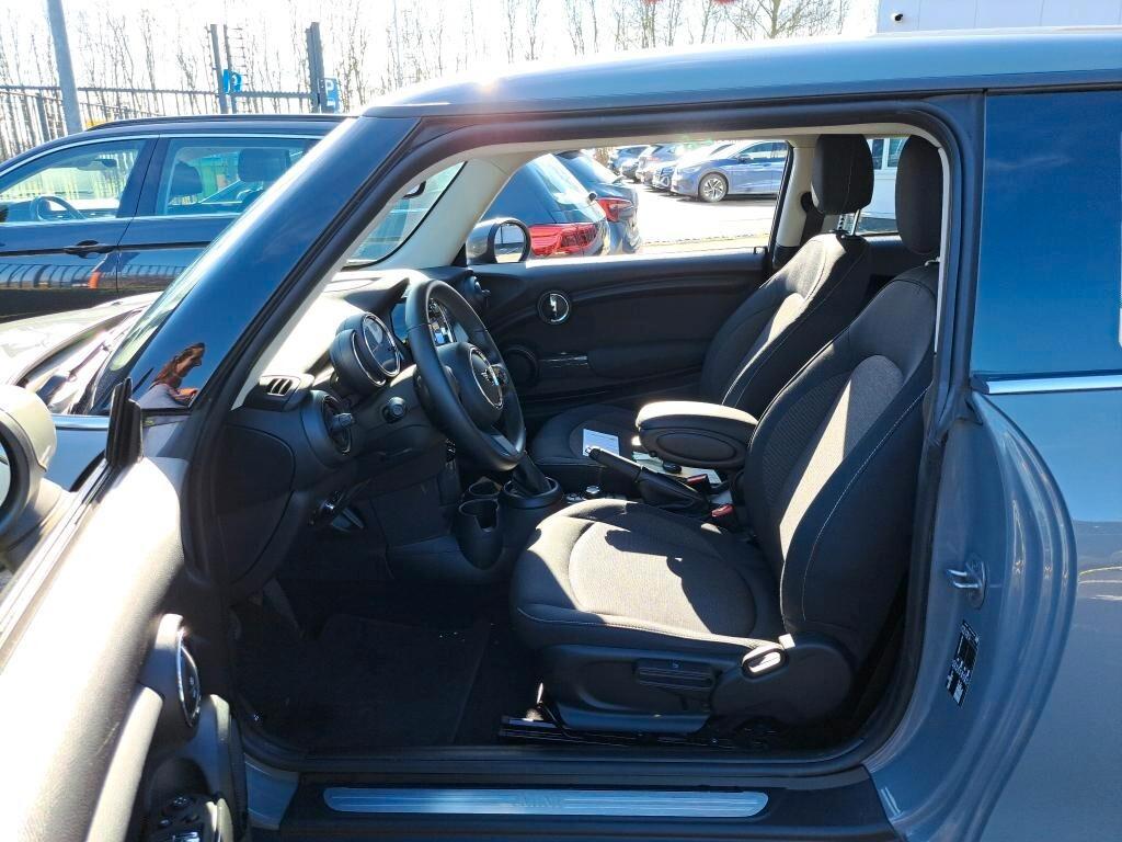 MINI ONE 1.5 102CV 6M. BUSINESS ( FARI LED - CRUISE - NAVI - SENSORI POST. )