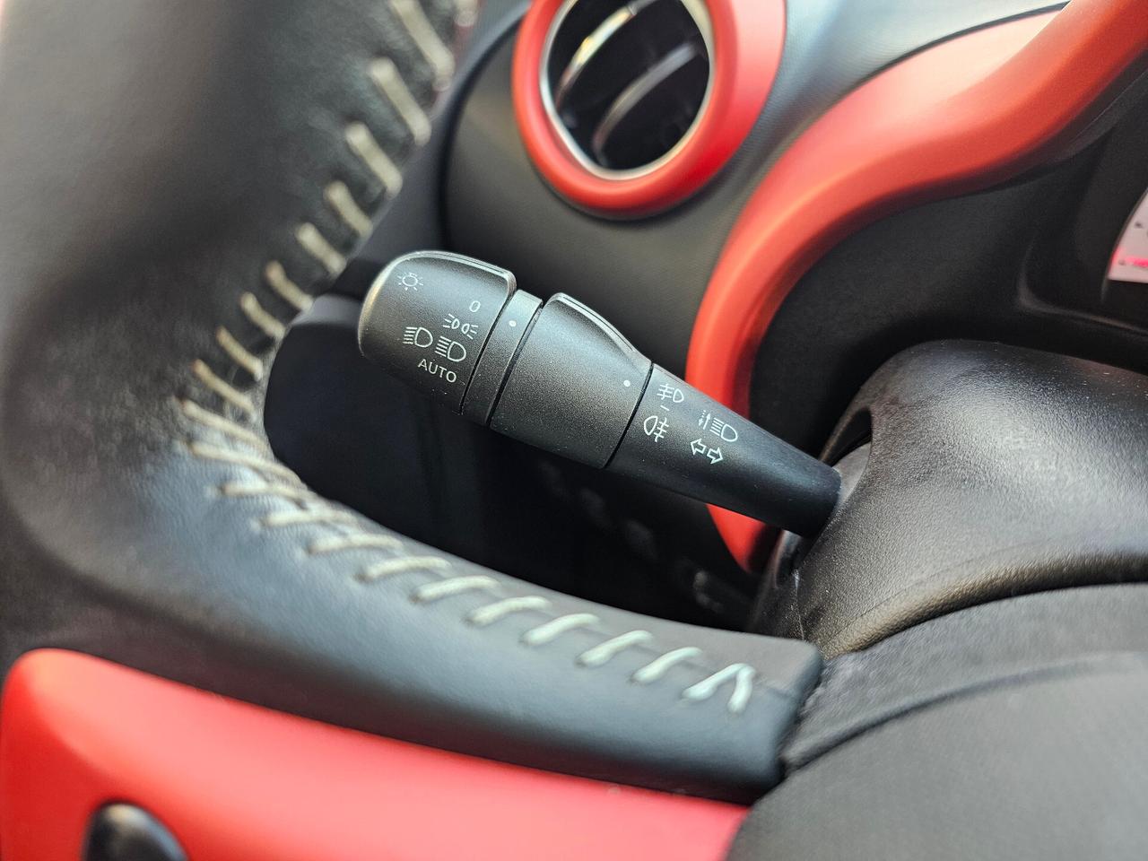 Renault Twingo 0.9 TCe 90 CV Stop&Start Energy Luxe TAGL UFF UNIPRO 16'