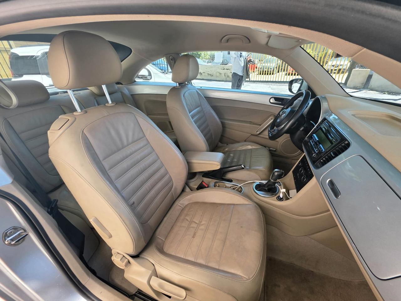 Volkswagen Maggiolino 1.6 TDI DSG Design