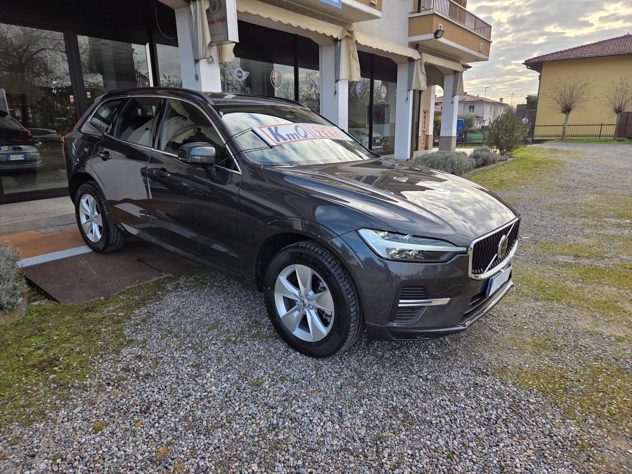 Volvo XC 60 B4 D AWD automatico Ultimate Dark