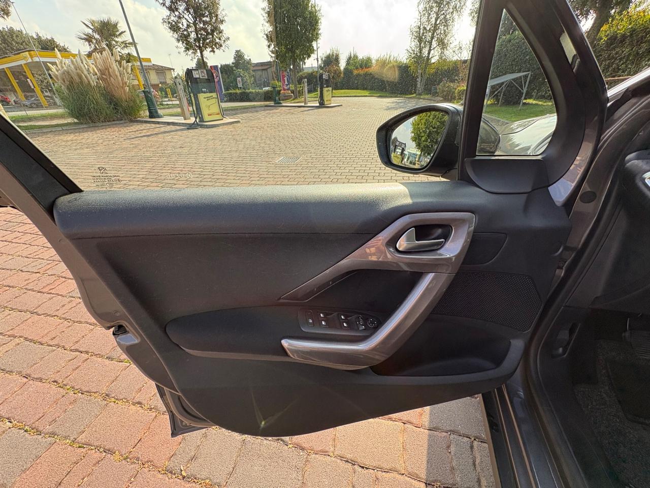 Peugeot 2008 1.2 VTi 82CV Allure