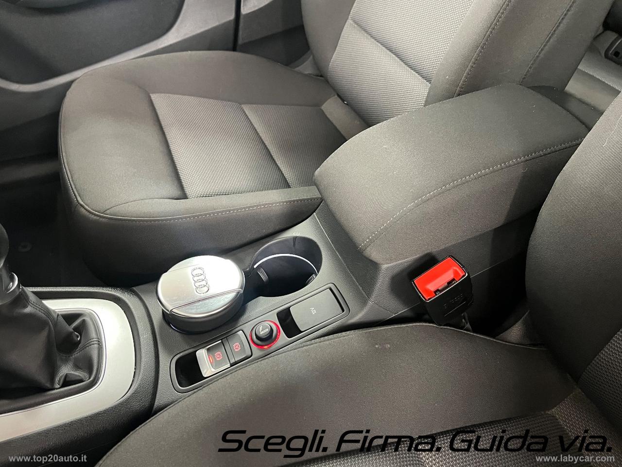 AUDI Q3 2.0 TDI 120CV EU6 Business