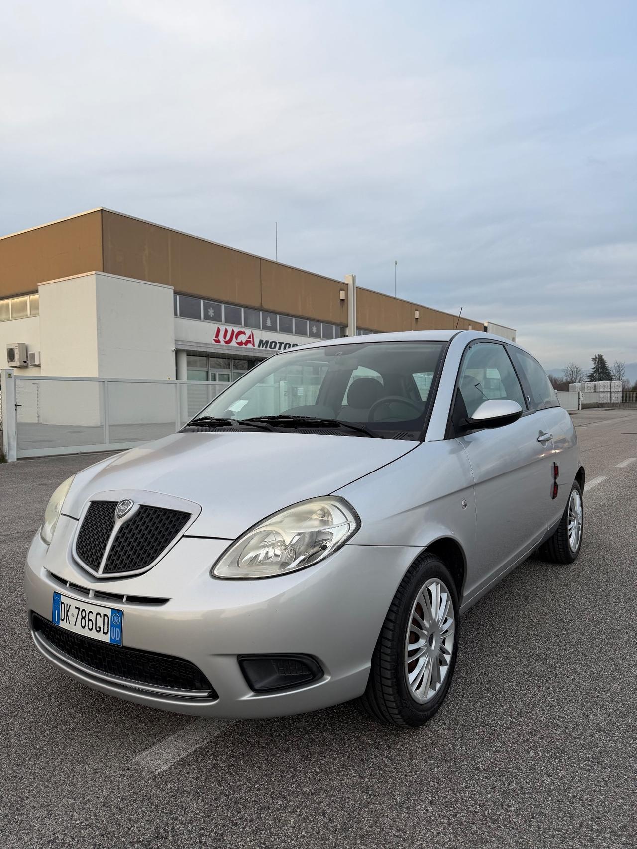 Lancia Ypsilon 1.2 Argento