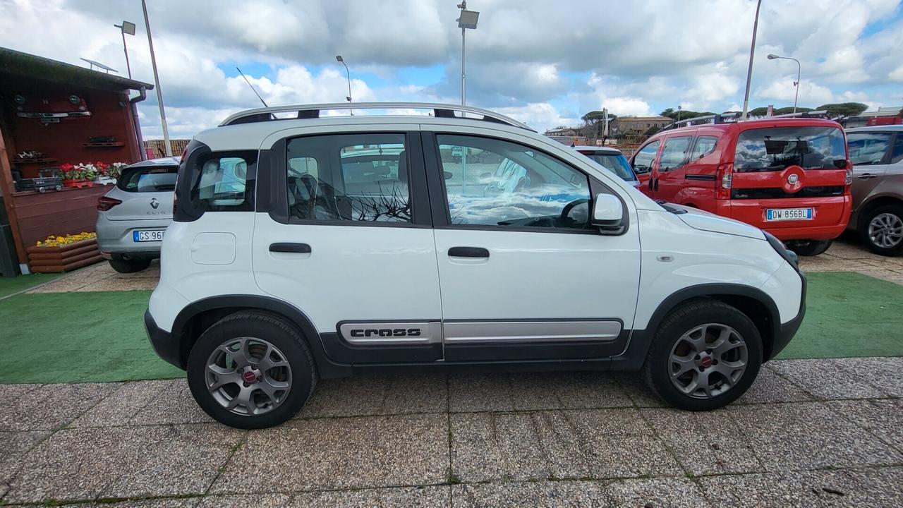 Fiat Panda 1.0 Hybrid City Cross Fire Fly