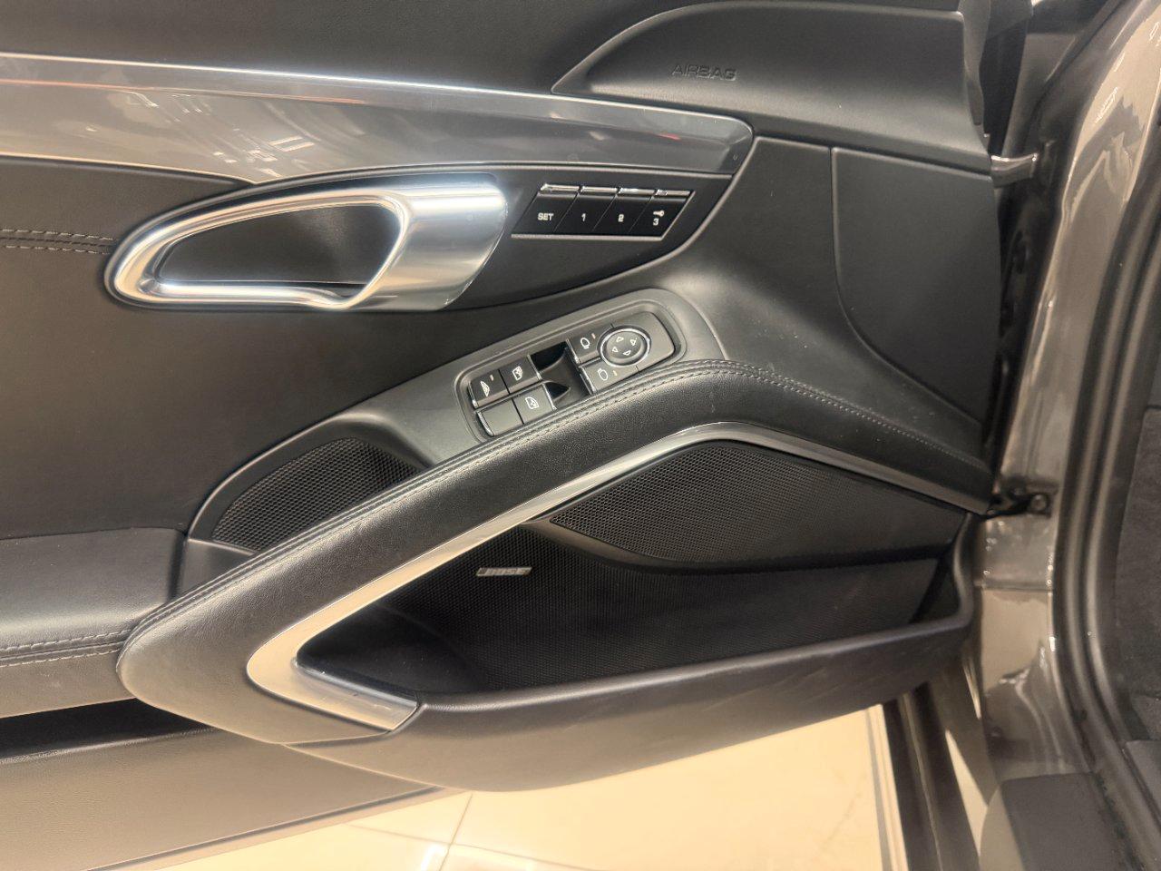 Porsche 911 Cabrio 3.8 Carrera 4S