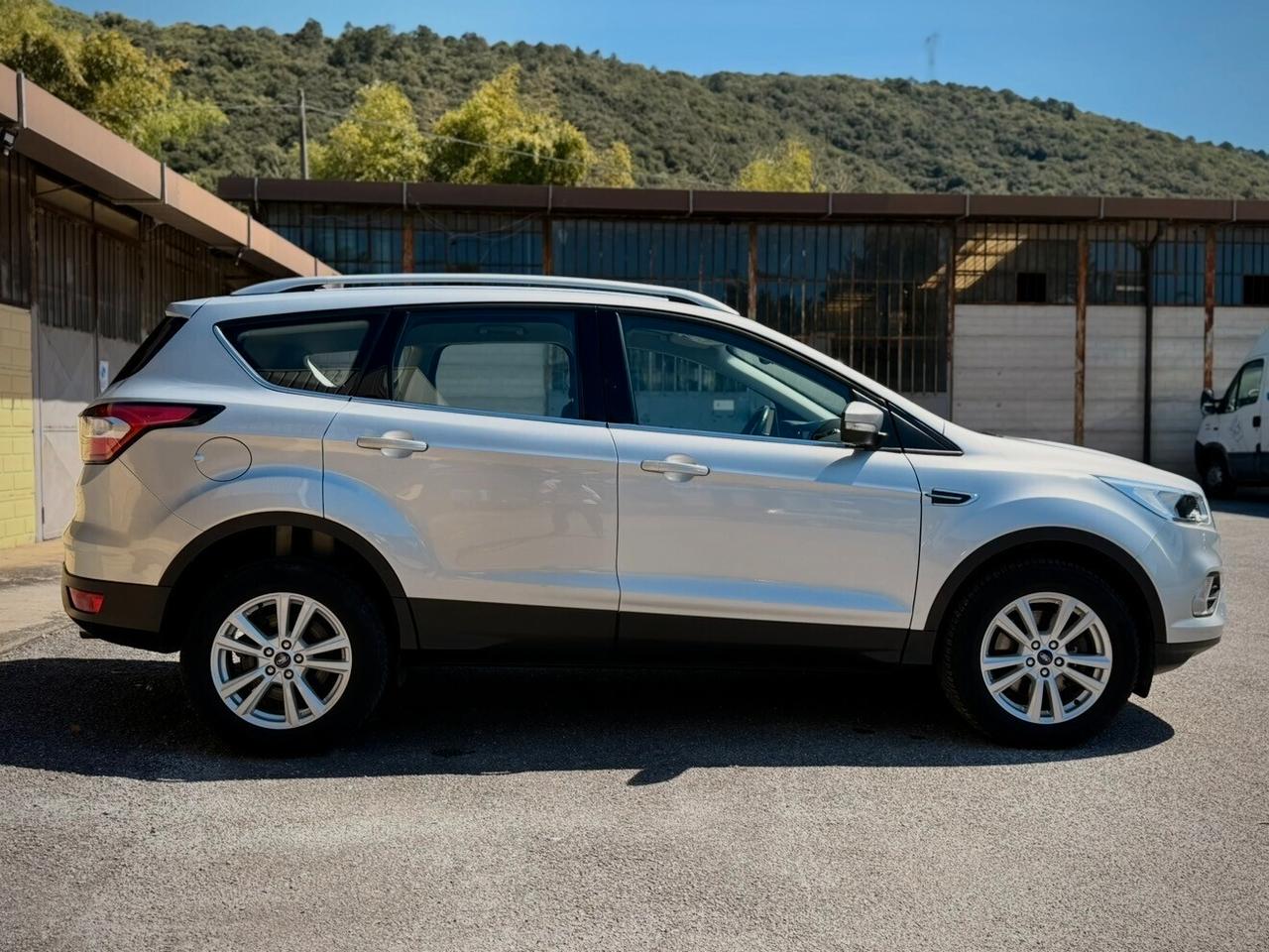Ford Kuga 1.5 TDCI 120 CV S&S 2WD ST-Line Business