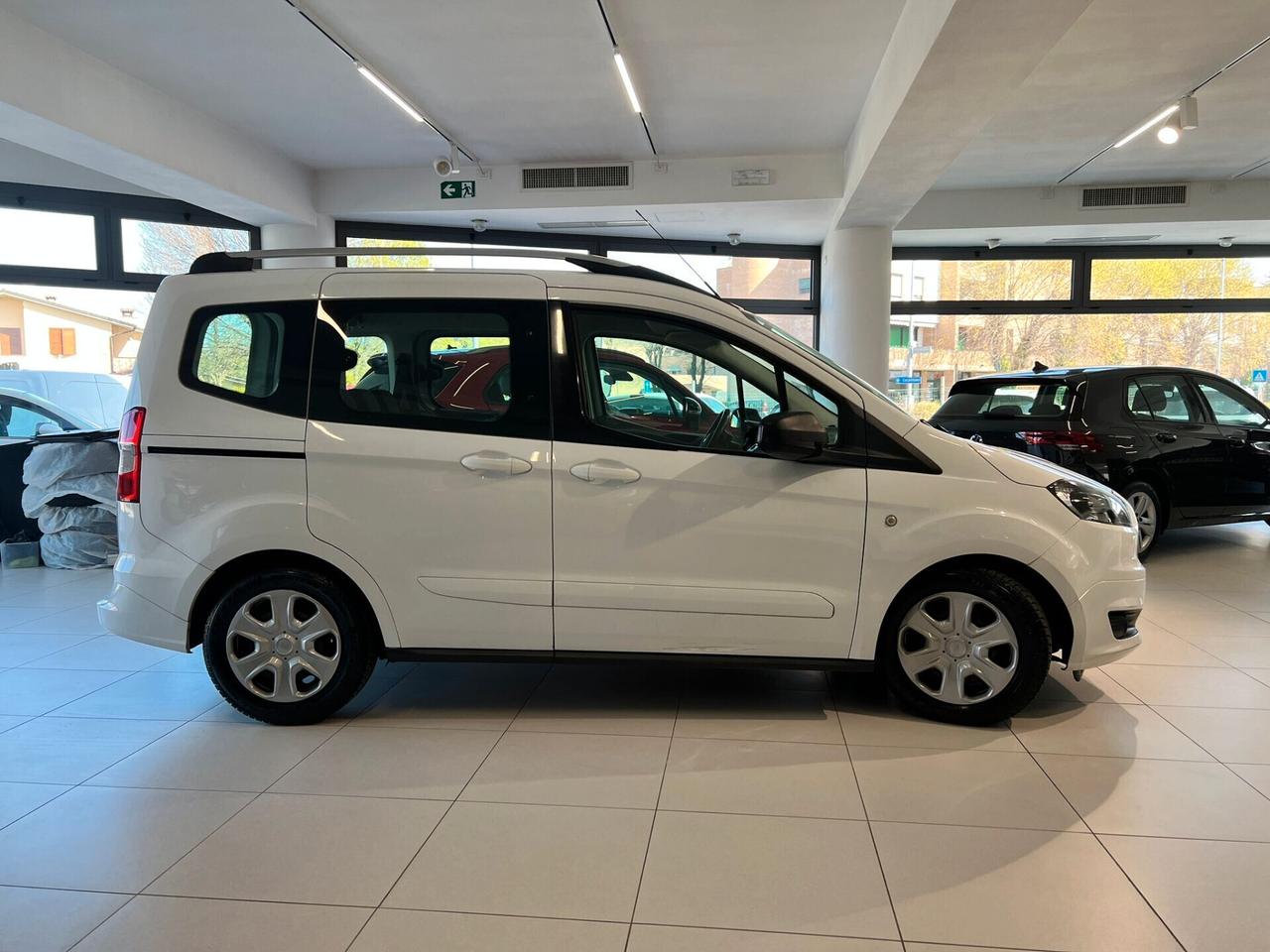 Ford Tourneo Courier 1.5 TDCI 75 CV Plus