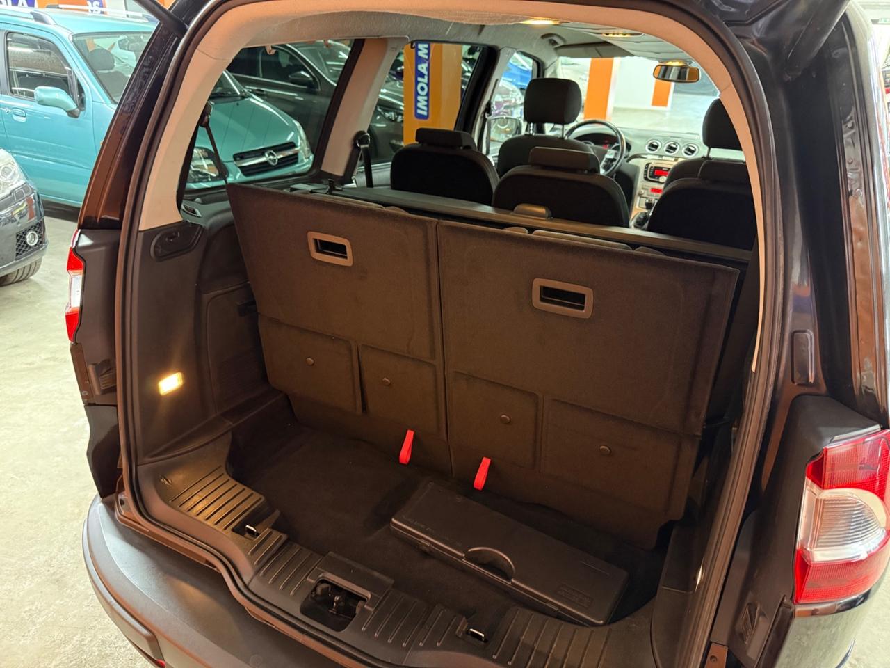 Ford Galaxy 2.0 da 140 CV - Gancio Traino Estraibile 7 posti