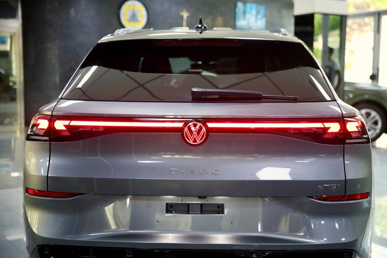 Volkswagen T-Roc R-Line 1.5 eTSI ACT 150 cv DSG_NUOVA_KM0