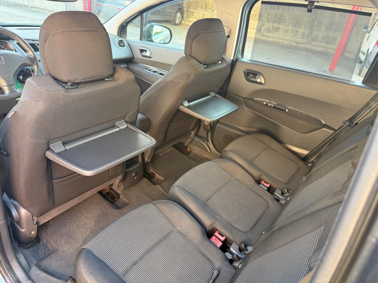 Peugeot 5008 2.0 HDi 150CV Business