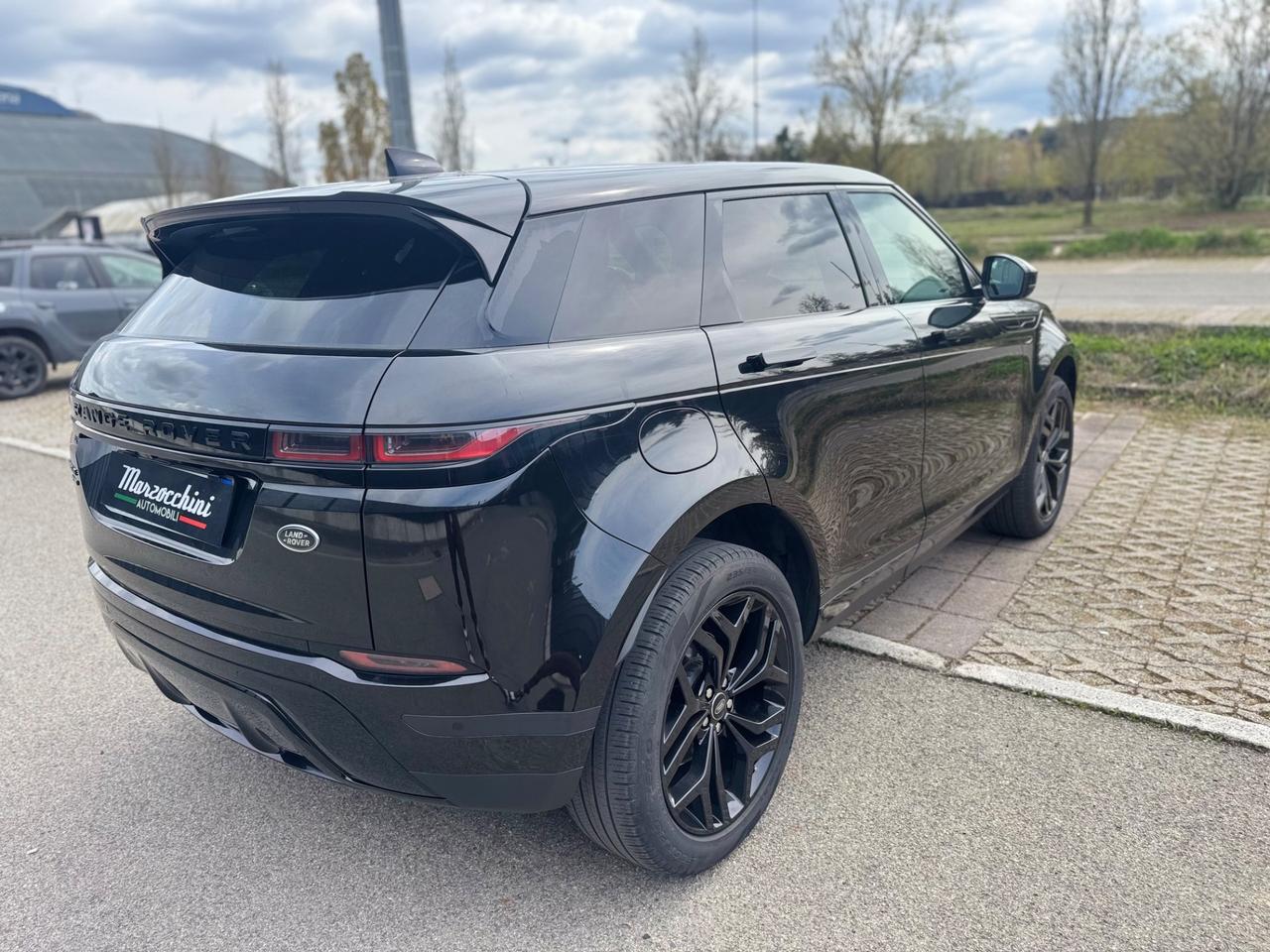 RANGE ROVER EVOQUE AUTOCARRO TOTAL BLACK