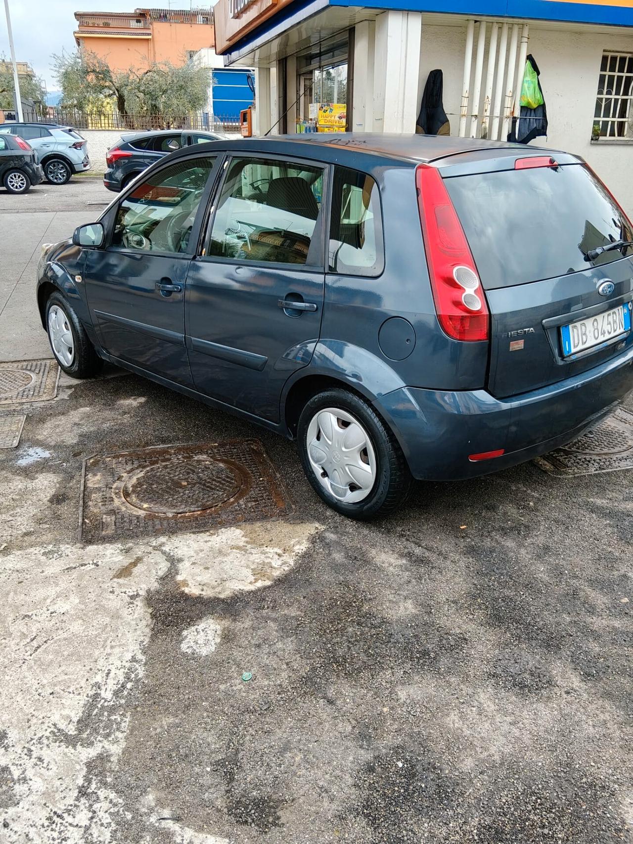 Ford Fiesta 1.4 16V 5p. Ghia