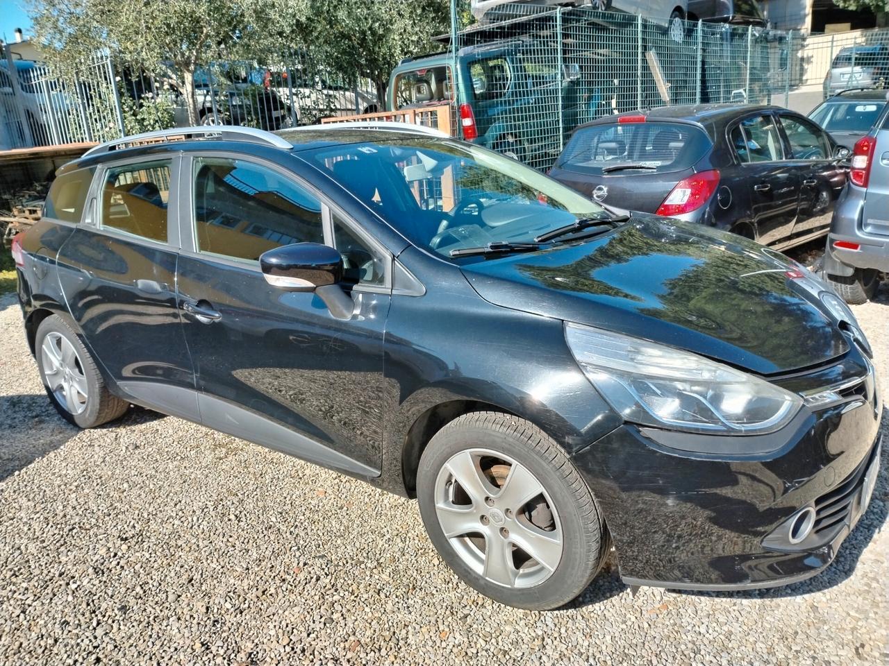 Renault Clio Sporter 1.5 dCi Incidentata