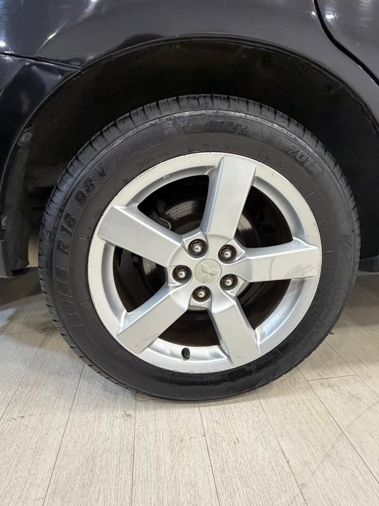 Mitsubishi Outlander 2.0 DI-D Instyle 7 p.ti DPF