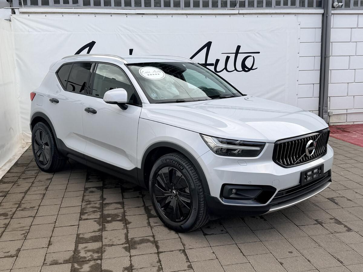 Volvo XC40 T4 Recharge Plug-in Hybrid BLACK Inscription Expression