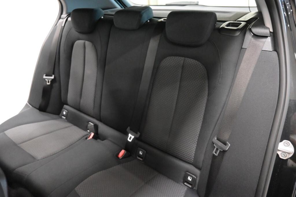 Bmw 116 118d 5p. Business Advantage