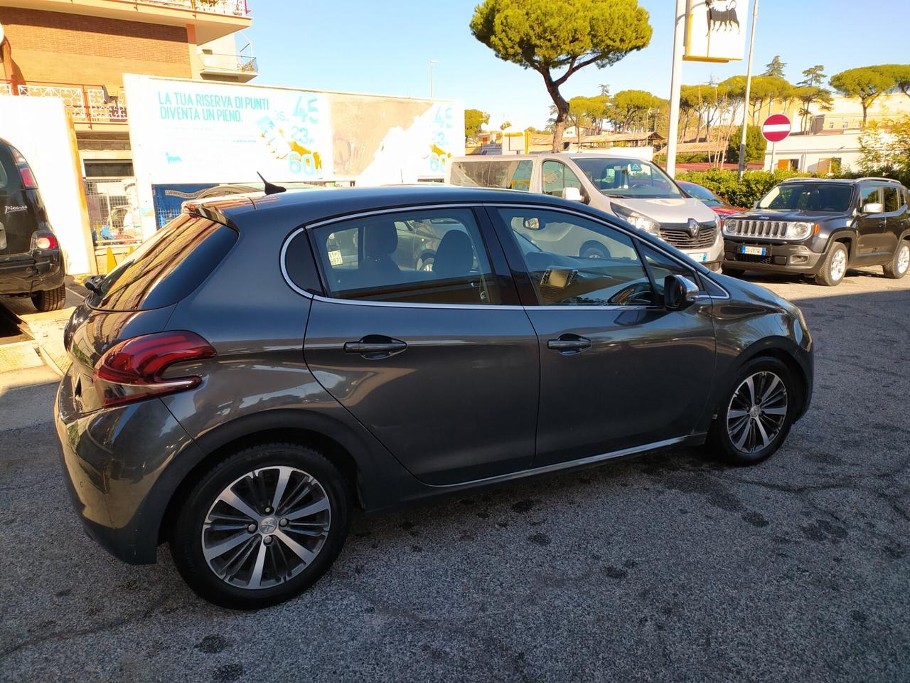 Peugeot 208 BlueHDi 100 5 porte Allure