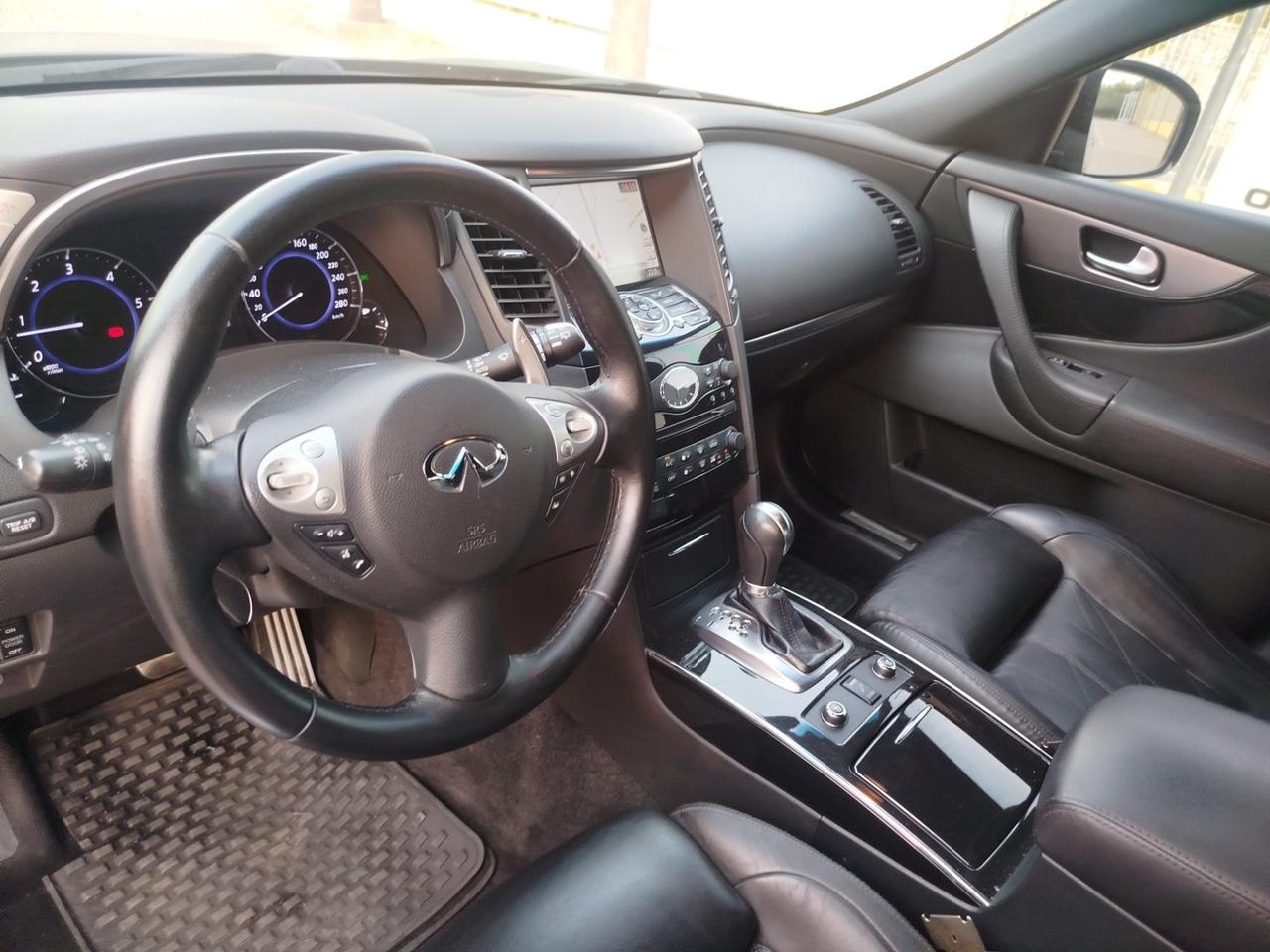 Infiniti QX70 3.0 diesel V6 AT S Premium