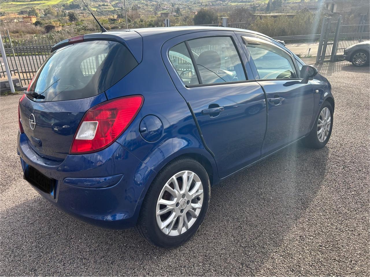 Opel Corsa 1.2 benzina 5 porte GPL automatica