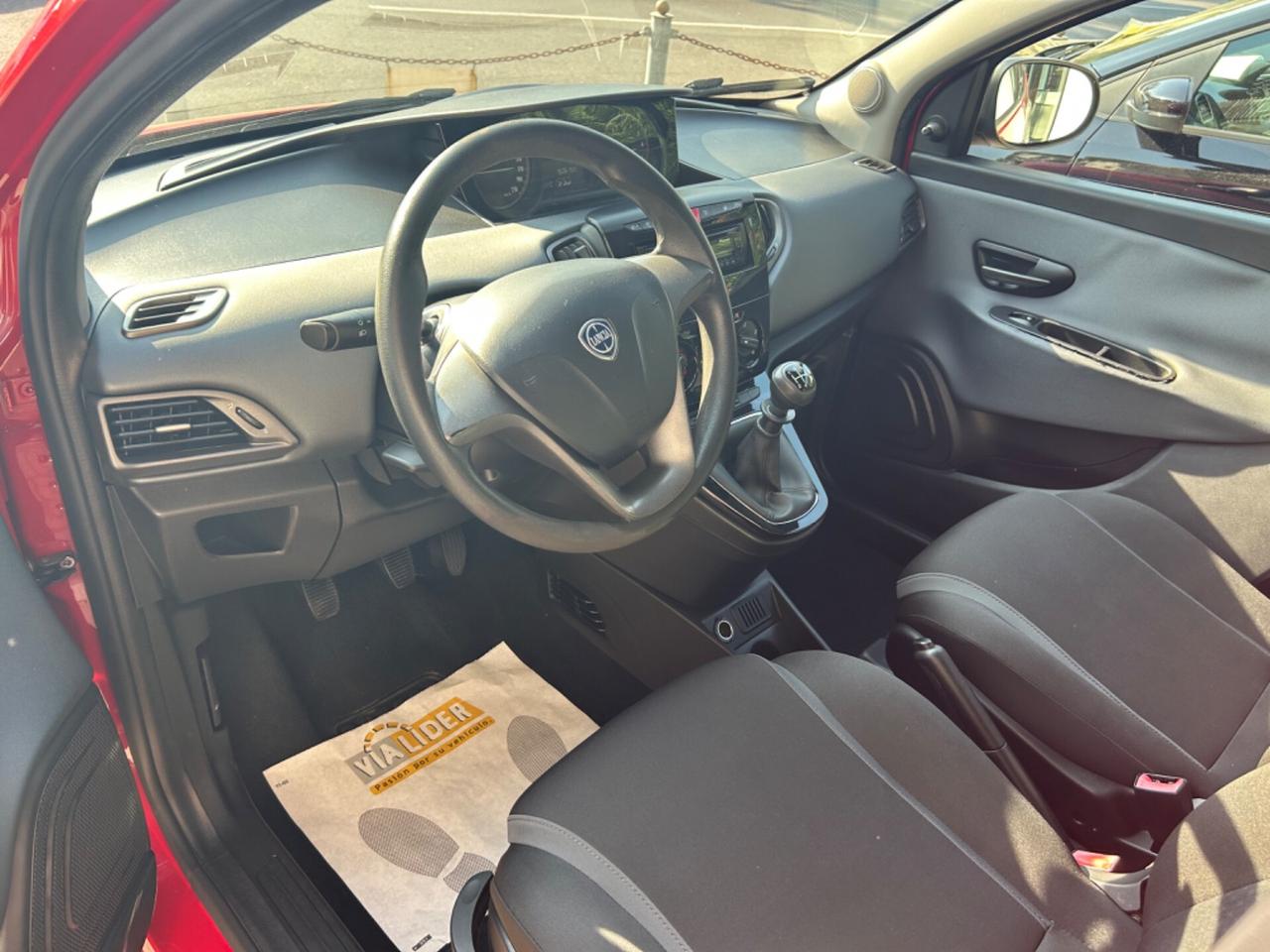 Lancia Ypsilon 1.2 69 CV 5 porte Platinum