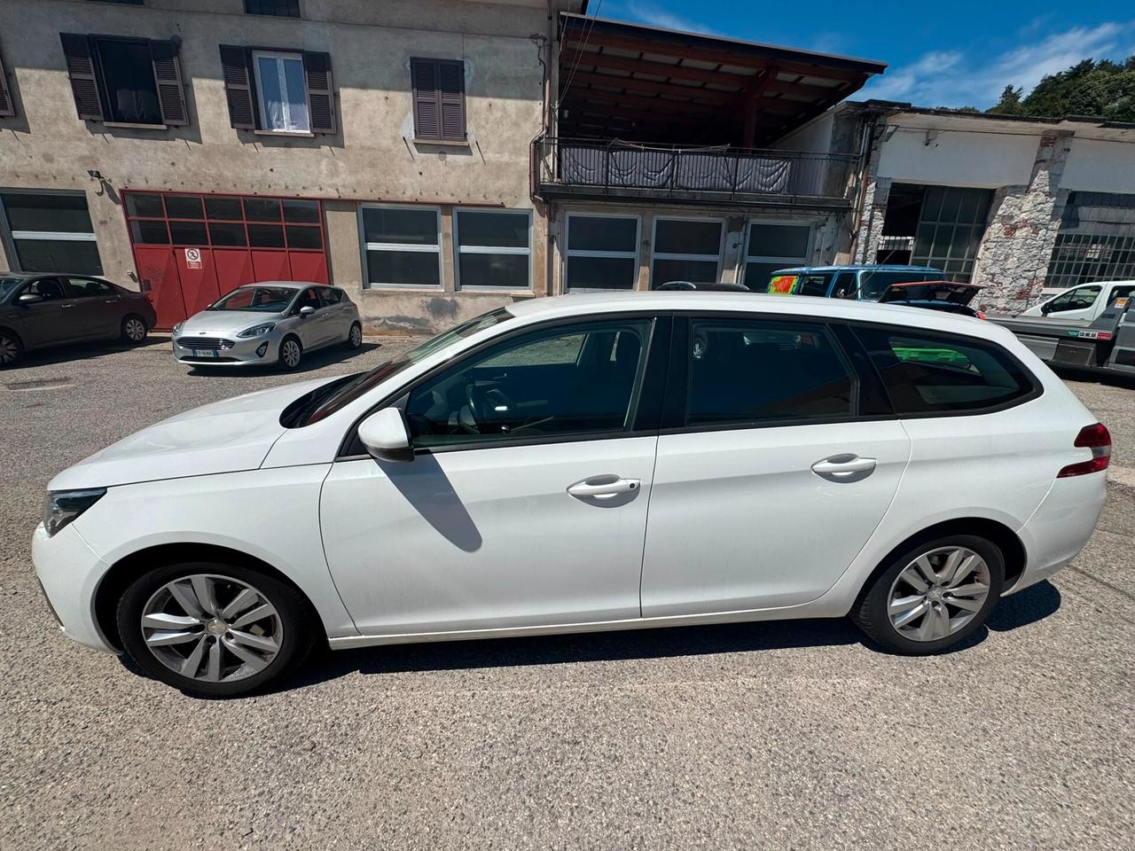 Peugeot 308 BlueHDi 100 S&S SW Business