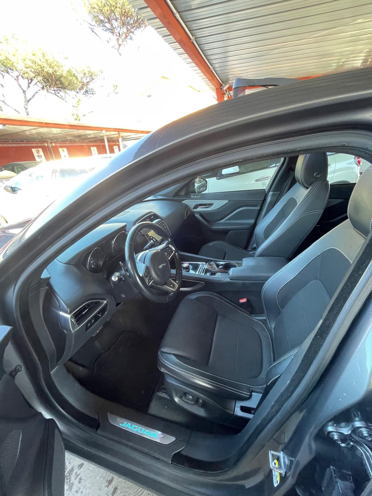 F-Pace 2.0 D 180 CV AWD R-Sport-strafull-rate-garanzia