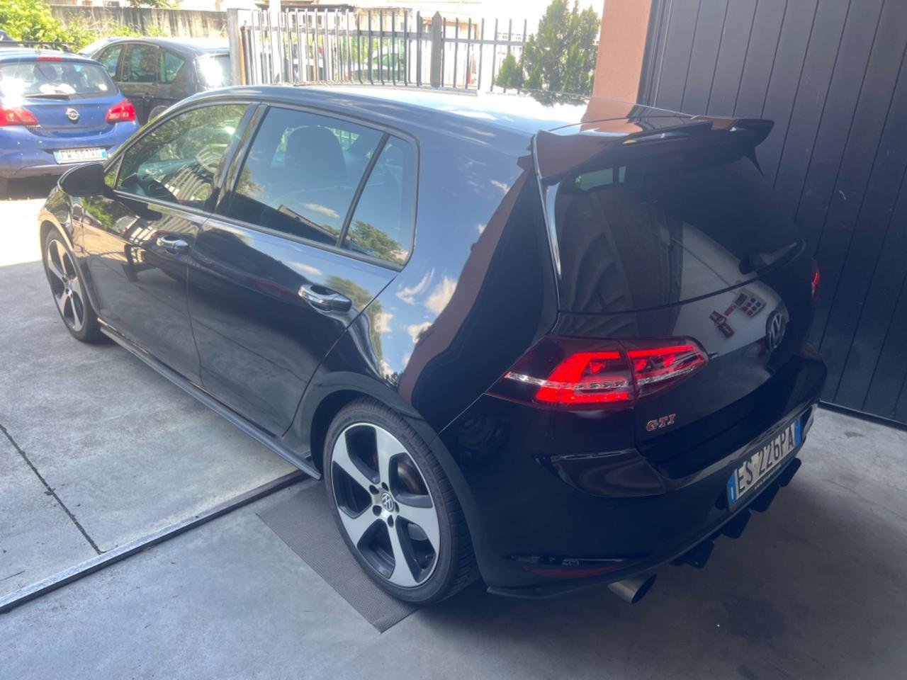 Volkswagen Golf GTI Golf GTI 2.0 TSI DSG 5p. BlueMotion Technology