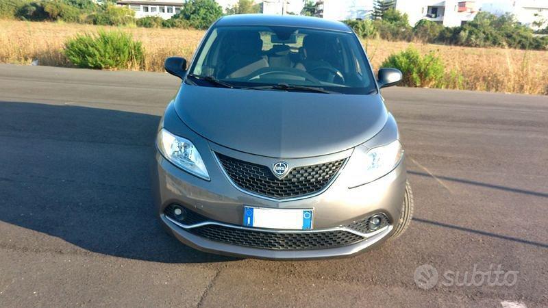 Lancia Ypsilon 1.2 69cv Silver
