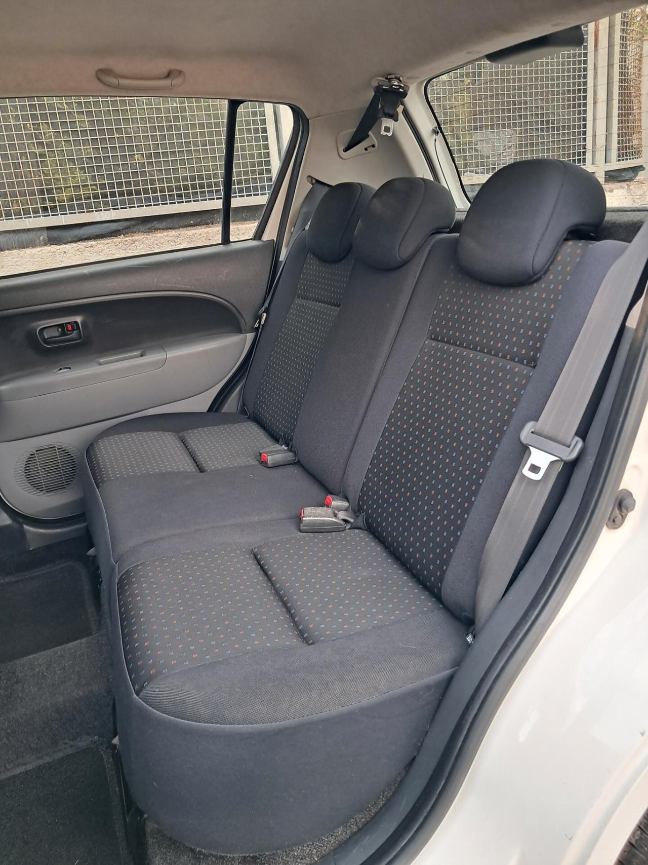 Daihatsu Sirion 1.0 Clima Idroguida