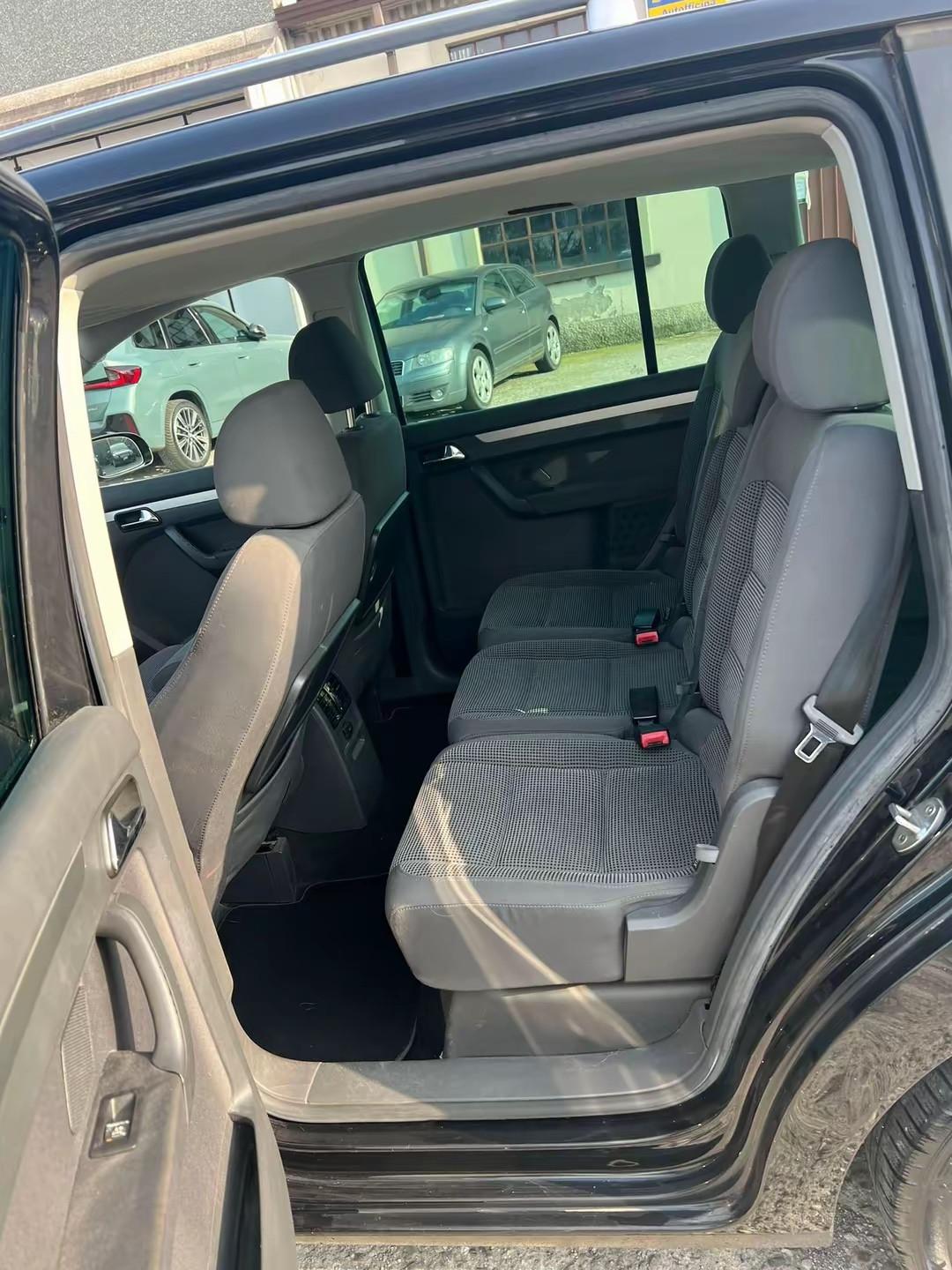 Volkswagen Touran 2.0 TDI DPF Highline