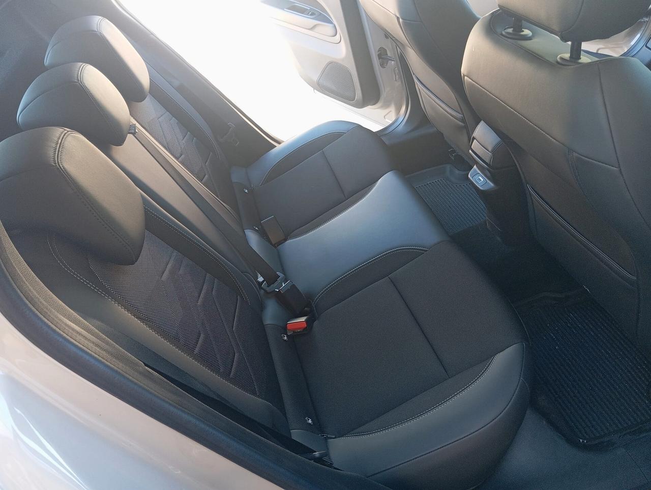 Jeep Avenger 1.2 Turbo 100 CV MHEV Altitude