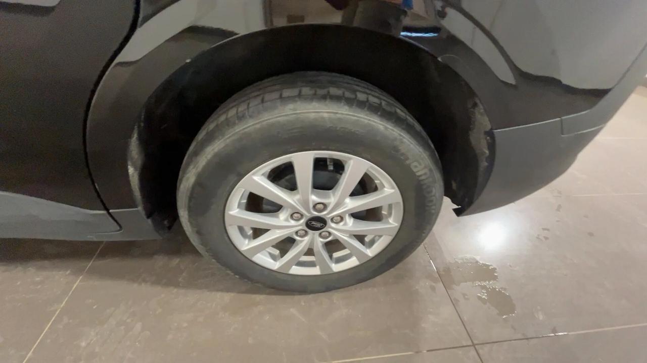 Ford Tourneo Courier 1.0 EcoBoost Titanium