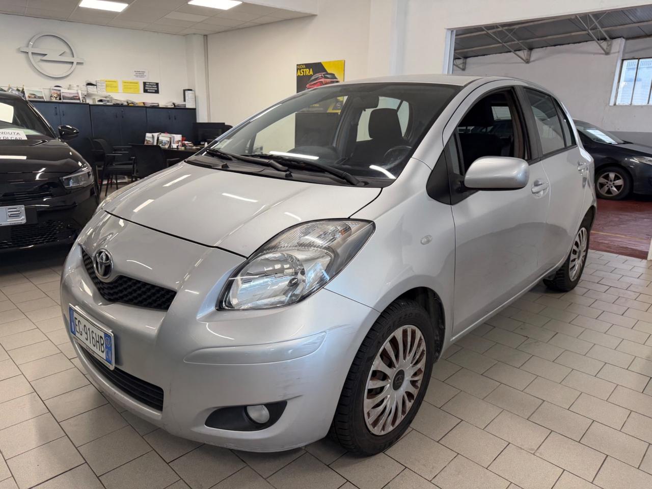 Toyota Yaris 1.0 5 porte Sol