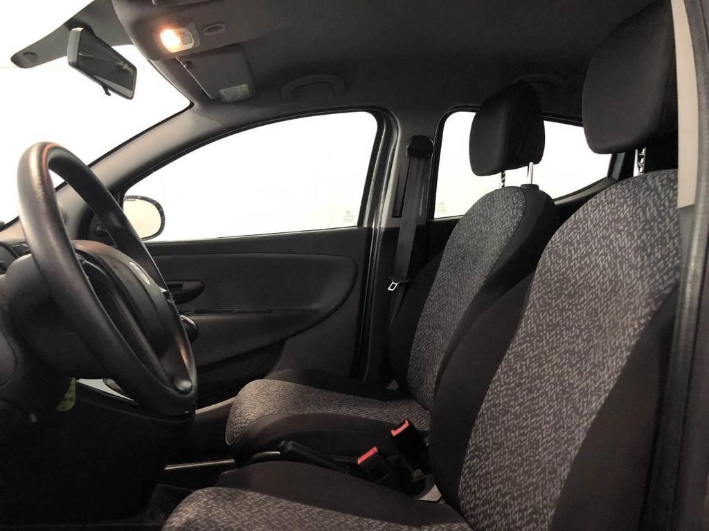 Lancia Ypsilon 5 Porte 1.2 Silver