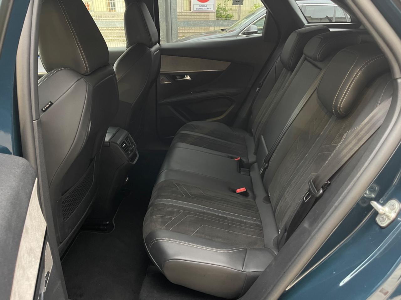 PEUGEOT 3008 GT 1.5 130CV EAT8 Cam 2022