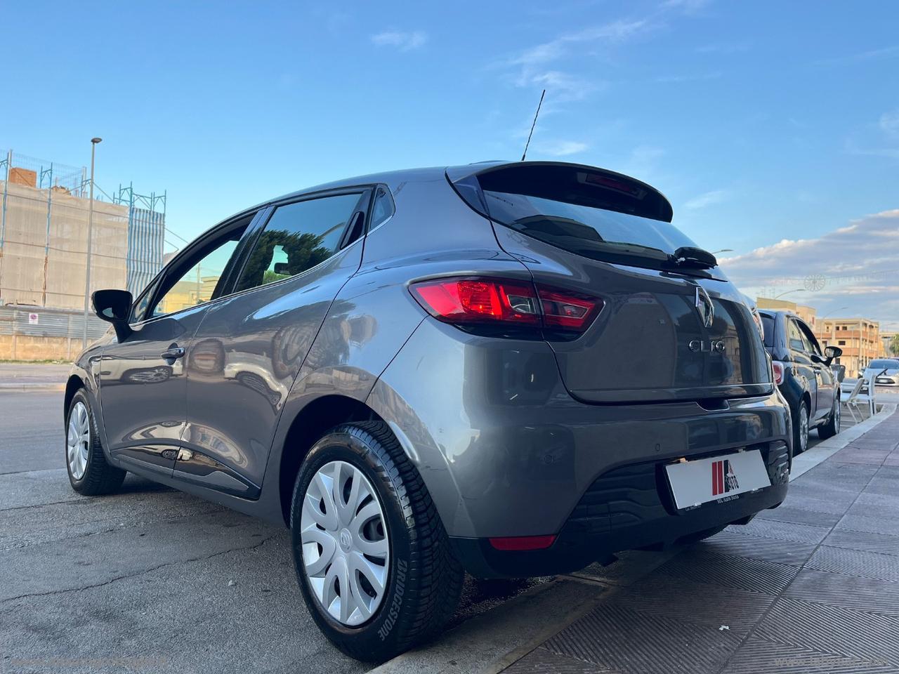 RENAULT Clio 1.2 75 CV GPL 5p. Costume National