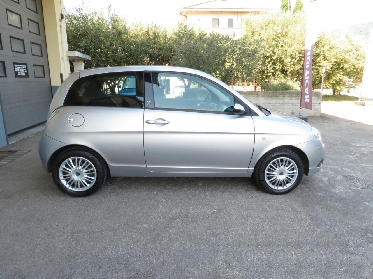 Lancia Ypsilon 1.2 60cv. frizione e cinghie nuove!