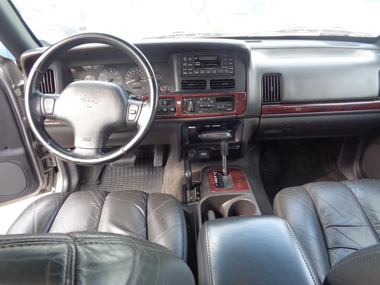 Jeep Grand Cherokee 5.9 4WD Quadra-Trac Limited LX